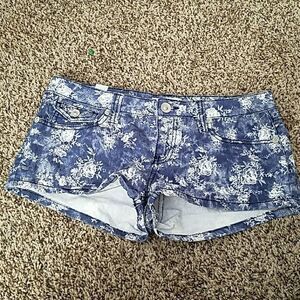 YMI Juniors XL Denim Shorts Blue White Floral Print Stretch Jean